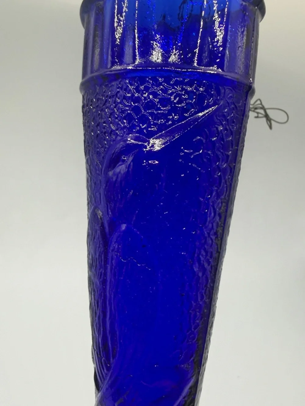 Vintage Cobalt Blue Bird Motif Glass Wall Pocket Flower Vase Automobile Vase - Picture 3 of 10